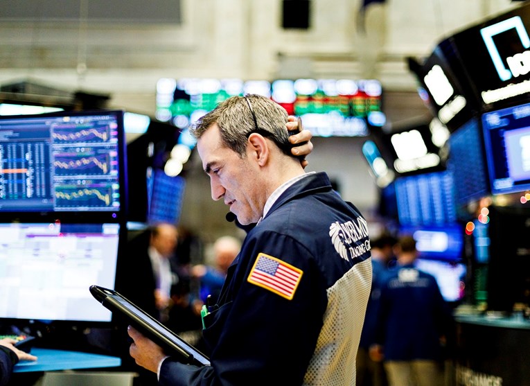 Cijene dionica na Wall Streetu padaju s rekordnih razina